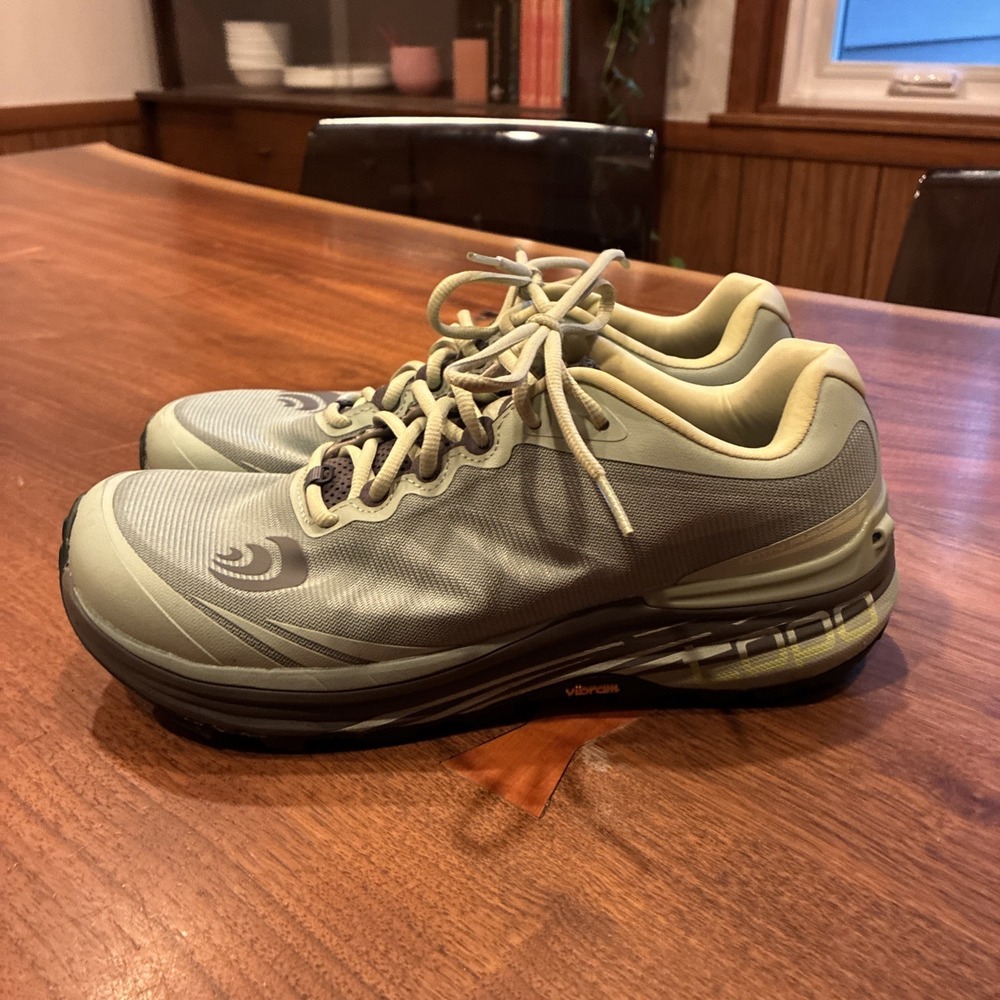 Topo Women's Athletic MTN Racer 2 Trail Running Sneakers Moss Grey, Size 9